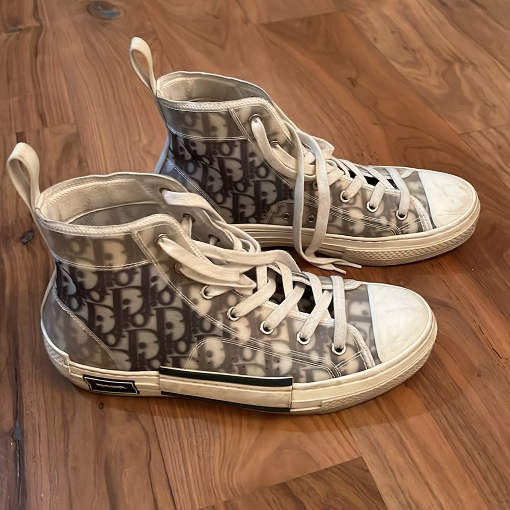 DIOR B23 High-Top Sneaker
White and Black Dior Oblique Canvas - Picture 3 of 6